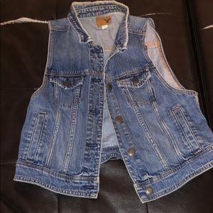American Eagle denim vest never worn